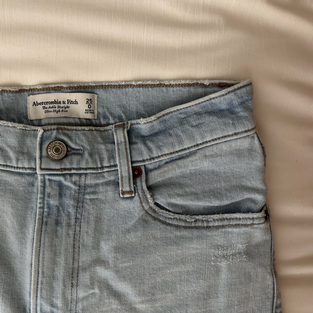 Abercrombie The Ankle Straight Ultra High Rise Curve Love
